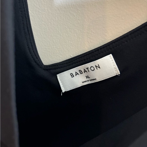 Aritzia Babaton Contour V-neck Bodysuit - Picture 3 of 6